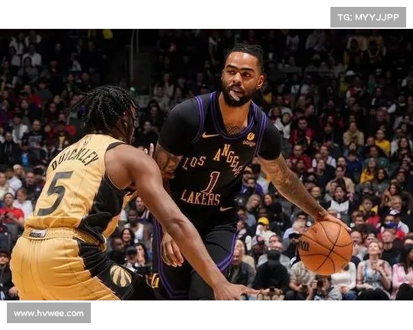 湖人试训周志豪:新星崭露头角,NBA球队关注其选秀前景(湖人训练营开营) 湖人试训周志豪:新星崭露头角,NBA球队关注其选秀前景(湖人训练营开营)